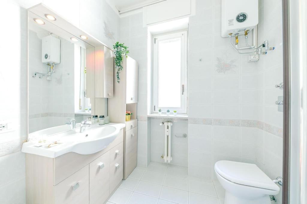 Navigli - Downtown - Duomo Spacious Two Bedroom Apartment - Close To Metro - Ac - Wi-Fi Milano Eksteriør bilde