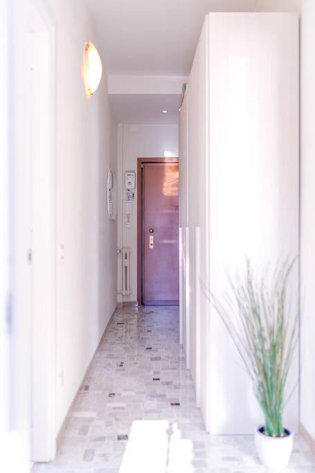 Navigli - Downtown - Duomo Spacious Two Bedroom Apartment - Close To Metro - Ac - Wi-Fi Milano Eksteriør bilde