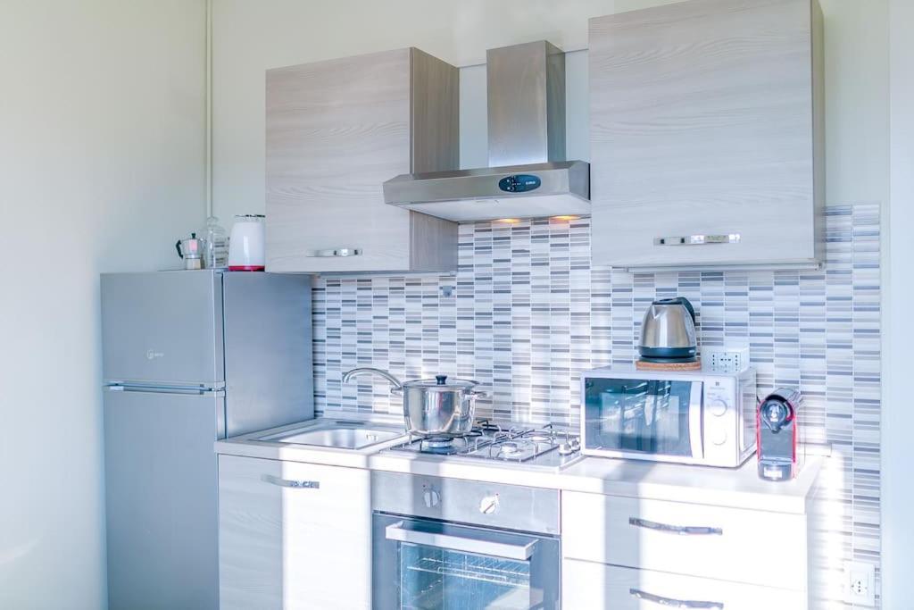 Navigli - Downtown - Duomo Spacious Two Bedroom Apartment - Close To Metro - Ac - Wi-Fi Milano Eksteriør bilde